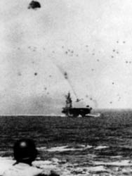 495px-USS_Intrepid_CV-11_kamikaze_strike