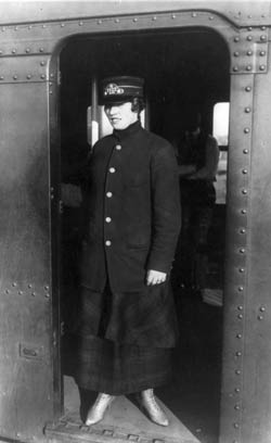 A-NYsubwayGuard1917
