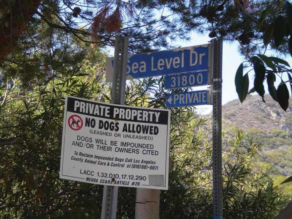 Lechuza Private Property sign