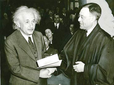 LargeEinsteinCitizenship