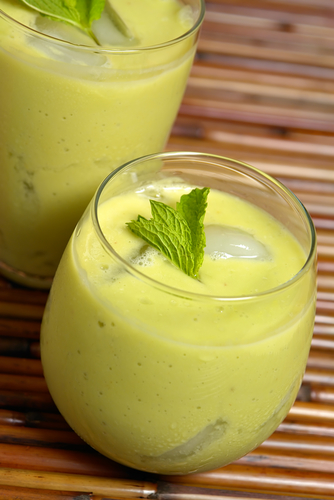 Green Smoothie with Pineapple, Avocado, and Grapefruit