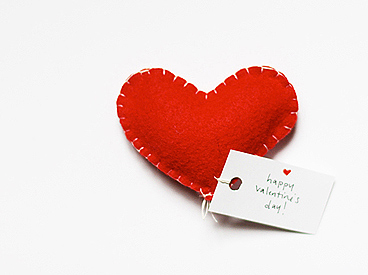 felt heart with "Happy Valentine's Day!" gift tag tied to it