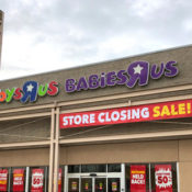 Toys R' Us Closing Sale