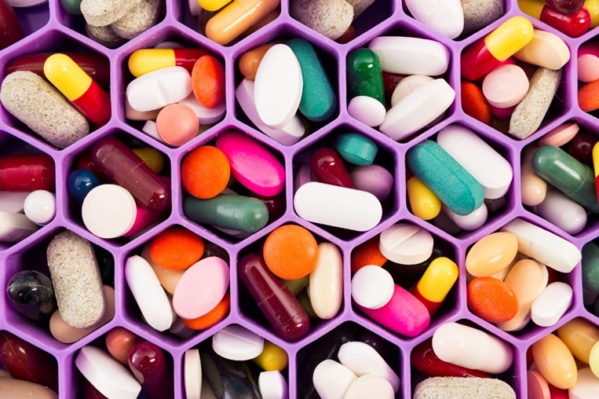 Pills in honeycomb shaped storage pods
