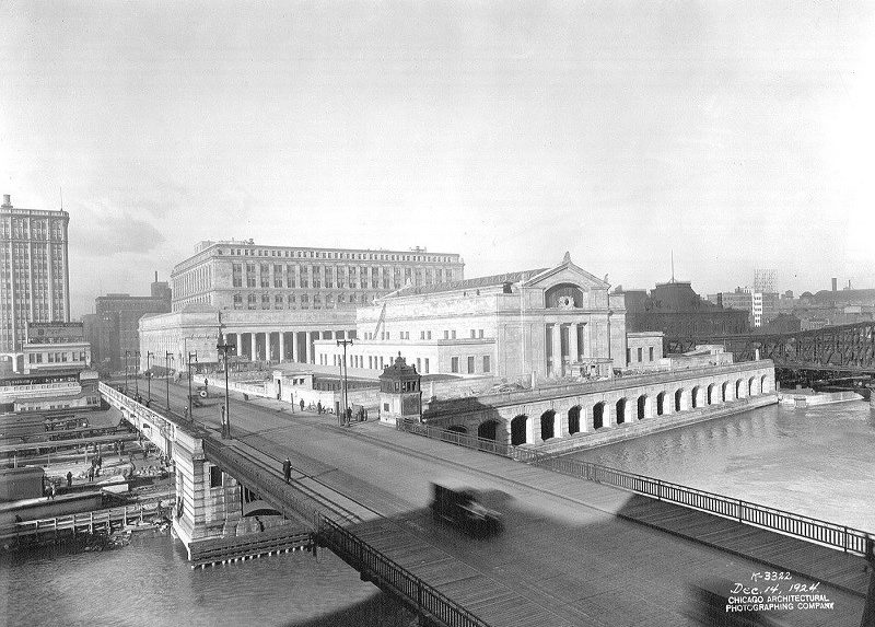Photo overlooking the New Union Station in Chicago, 1924. A bridge is in the foreground.