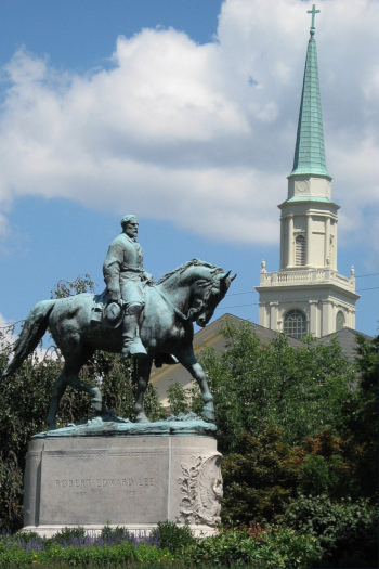 Statue of Confederate general Robert E. Lee on his horse.