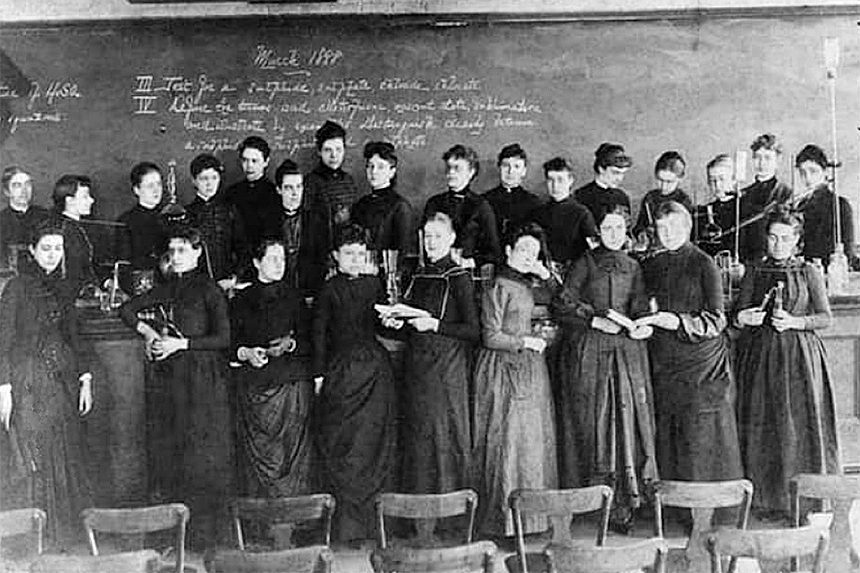 Class of women college students from the late 1800s. Among them is Sophia Hayden.