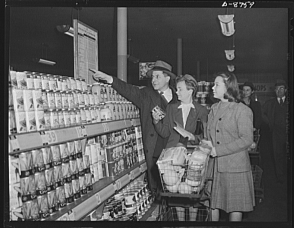 Family shops in a grocery