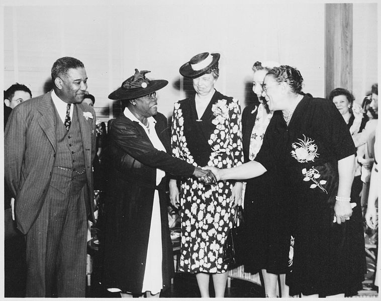 Eleanor Roosevelt meeting a delagation