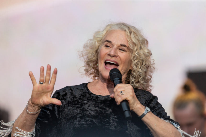 Singer-songwriter Carole King