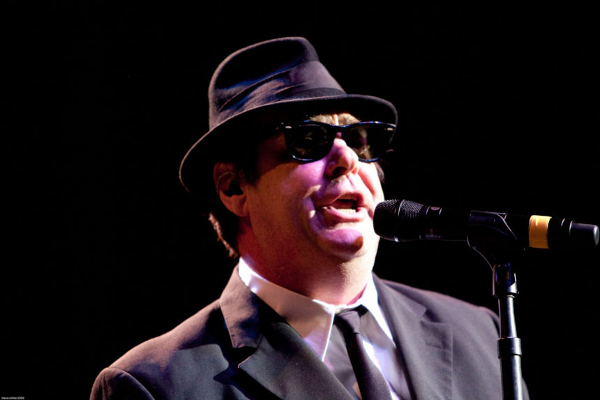 Dan Aykroyd Sings the blues