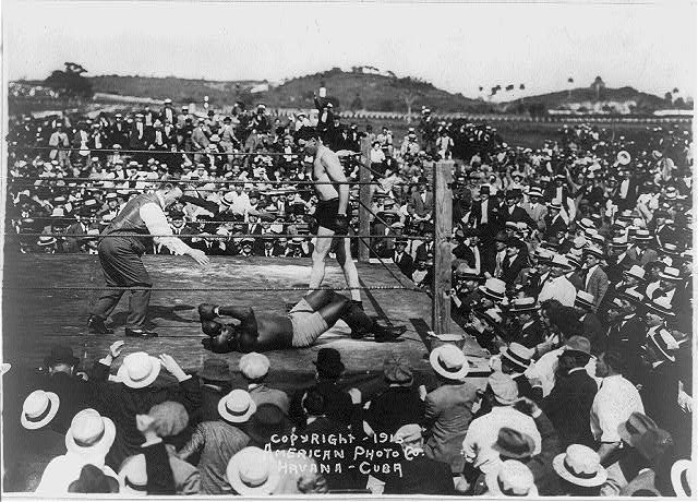 Photo of the fight between Jack Johnson and Jess Willard