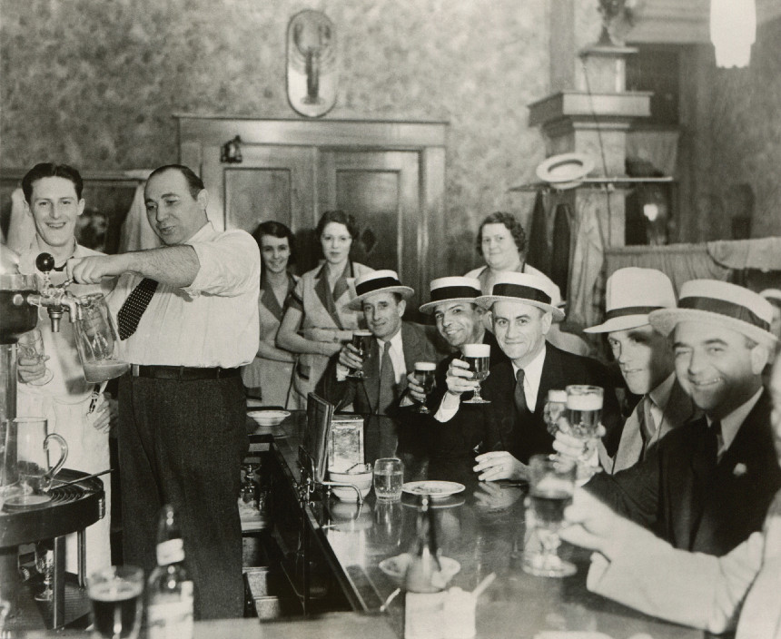 People enjoying alcohol after Prohibition was repealed