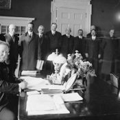 President Taft and his cabinet in the Oval Office
