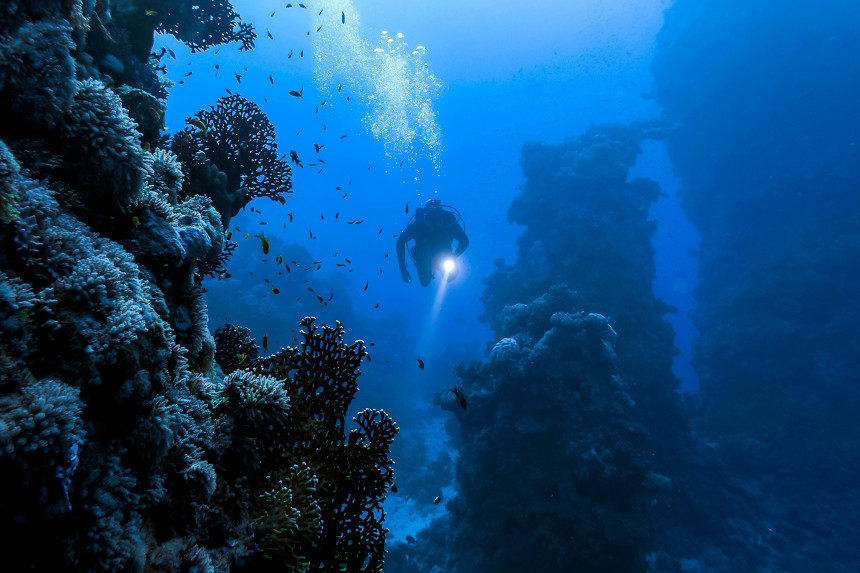 Deep sea diving