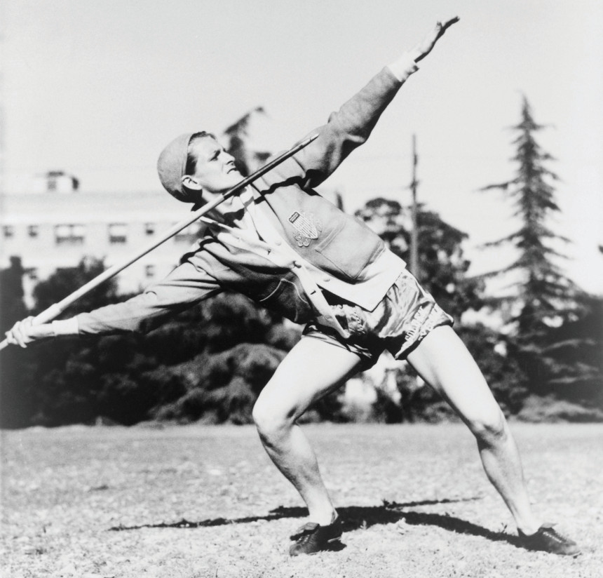 Bebe Didrikson performing in the Olympic javelin eveing