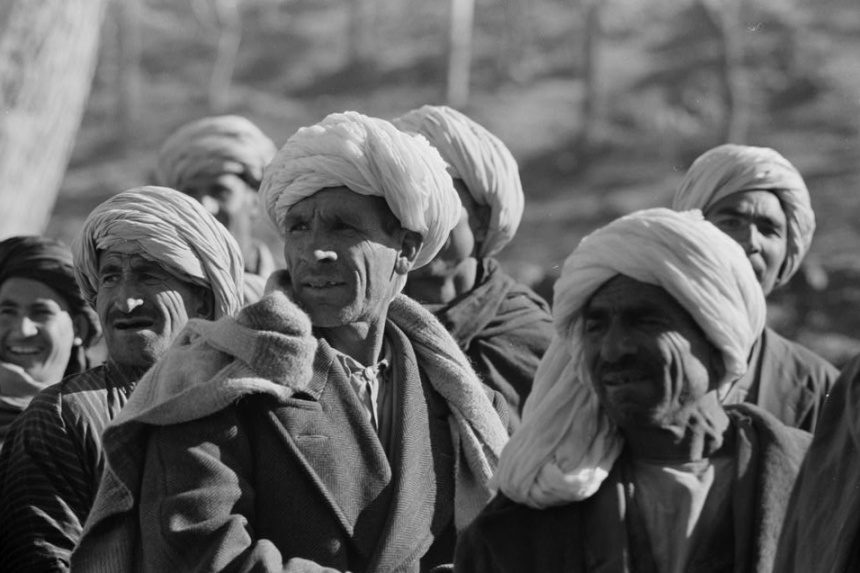 Men in Kabul greeting President Eisenhower
