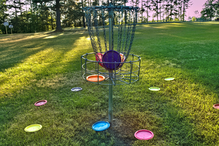 Disc golf basket