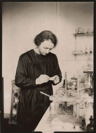 Irène Joliot-Curie in her lab.