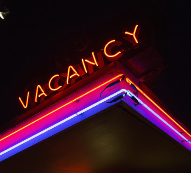 Neon vacancy sign