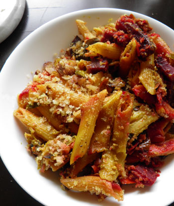 Red Beet and Leek Curry Pasta