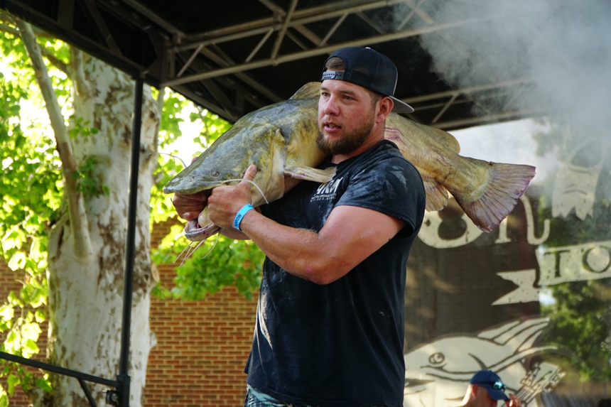 For Okies, Catfish Noodling Is a Family Affair