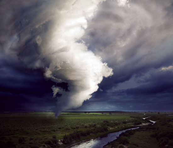 A tornado sweeps across an open field in the US. Source: Shutterstock.com