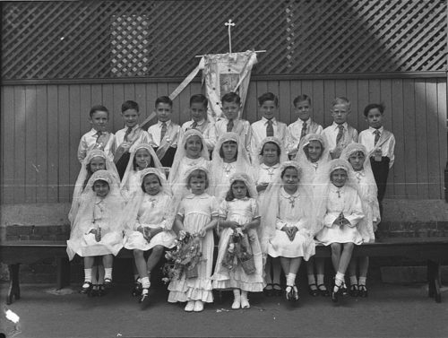 Children at their first communion
