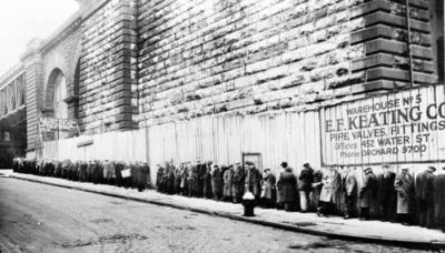 People line up for food in New York City, 1930s