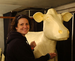 An Iowan artisan and her butter-sculpted cow.