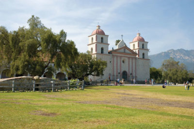 Twin-towered church of Santa Bárbara, or Queen of the Missions. Photo by Linda Armstrong.